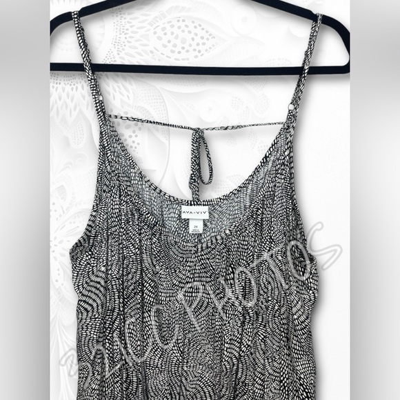 Plus Size - Picture 6 of 10